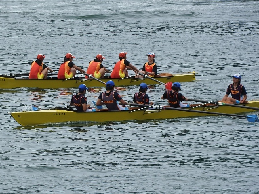 宇和島東高が創立120周年「校内ボートレース」を開催